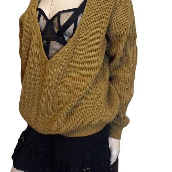 Sweater - Picture 2 of 3